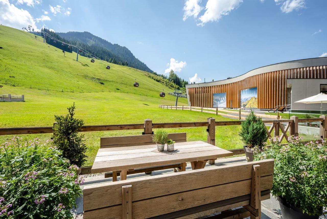 Hotel Das Zwoelferhaus Saalbach-Hinterglemm Exterior foto